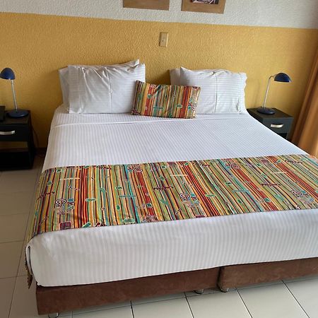 Hotel Hacienda El Diamante Villeta Luaran gambar