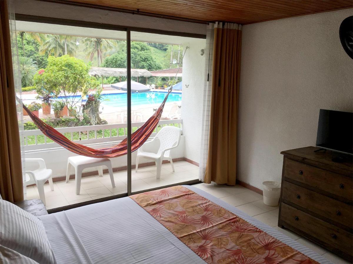 Hotel Hacienda El Diamante Villeta Luaran gambar