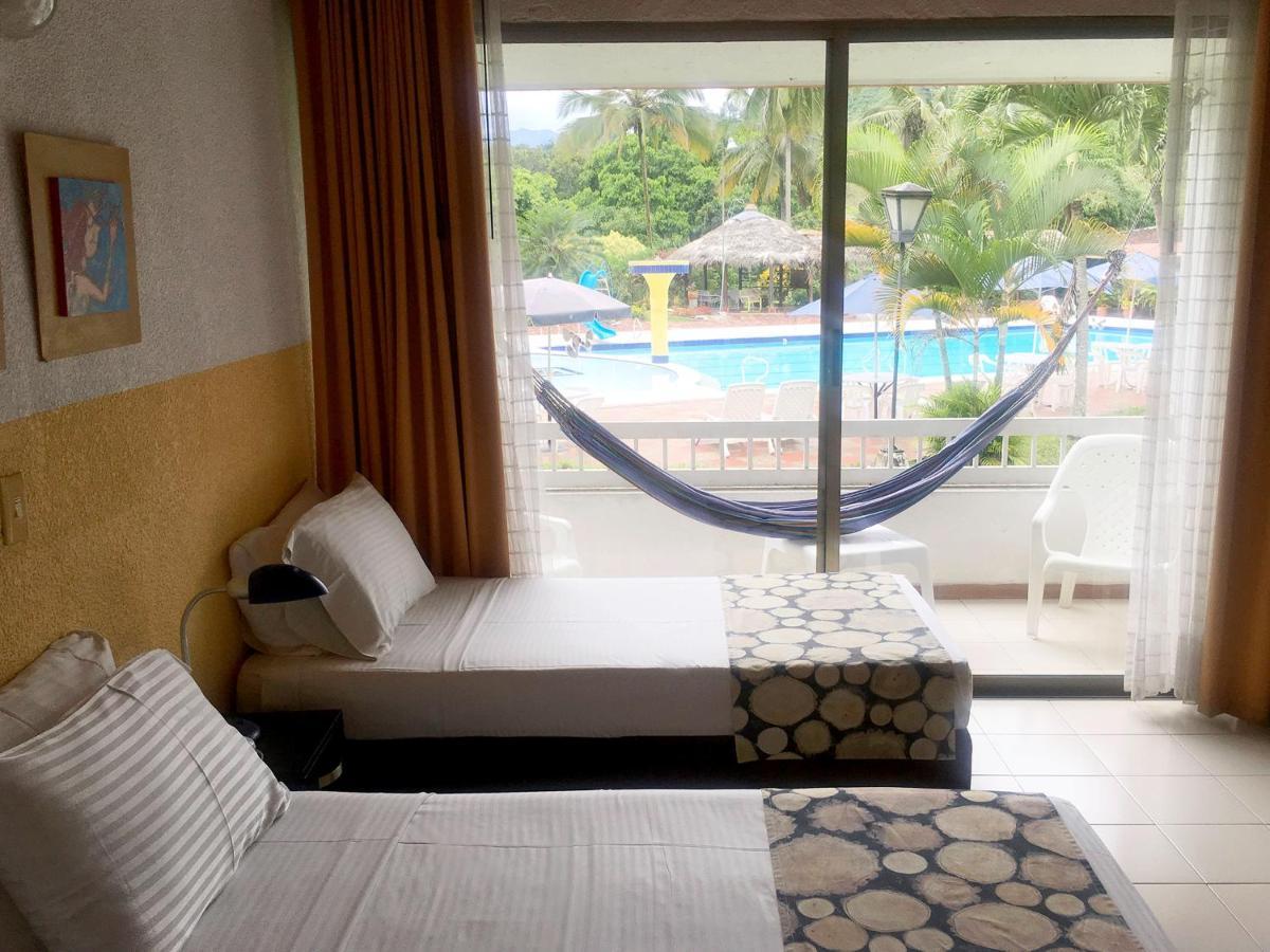 Hotel Hacienda El Diamante Villeta Luaran gambar