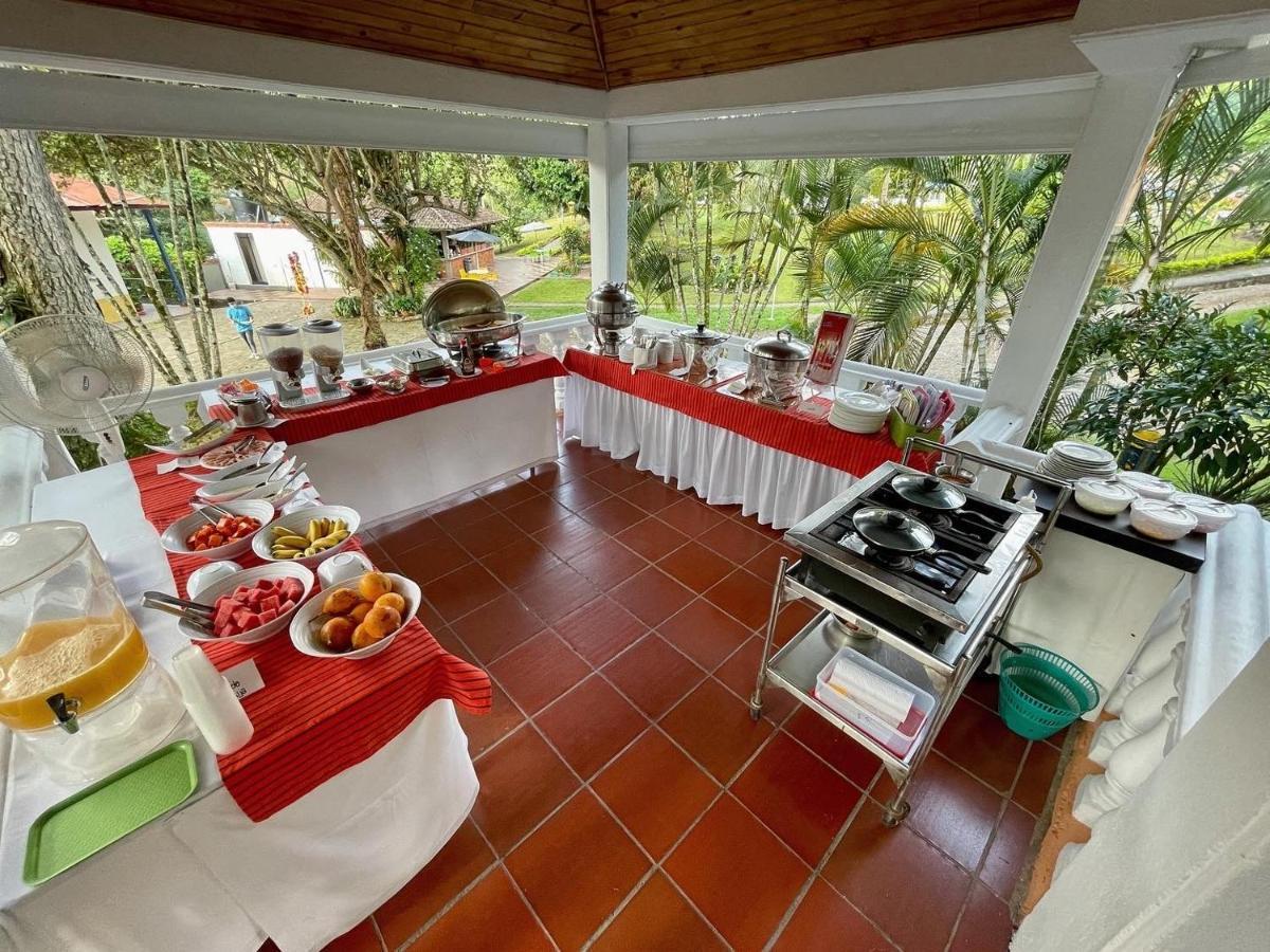 Hotel Hacienda El Diamante Villeta Luaran gambar
