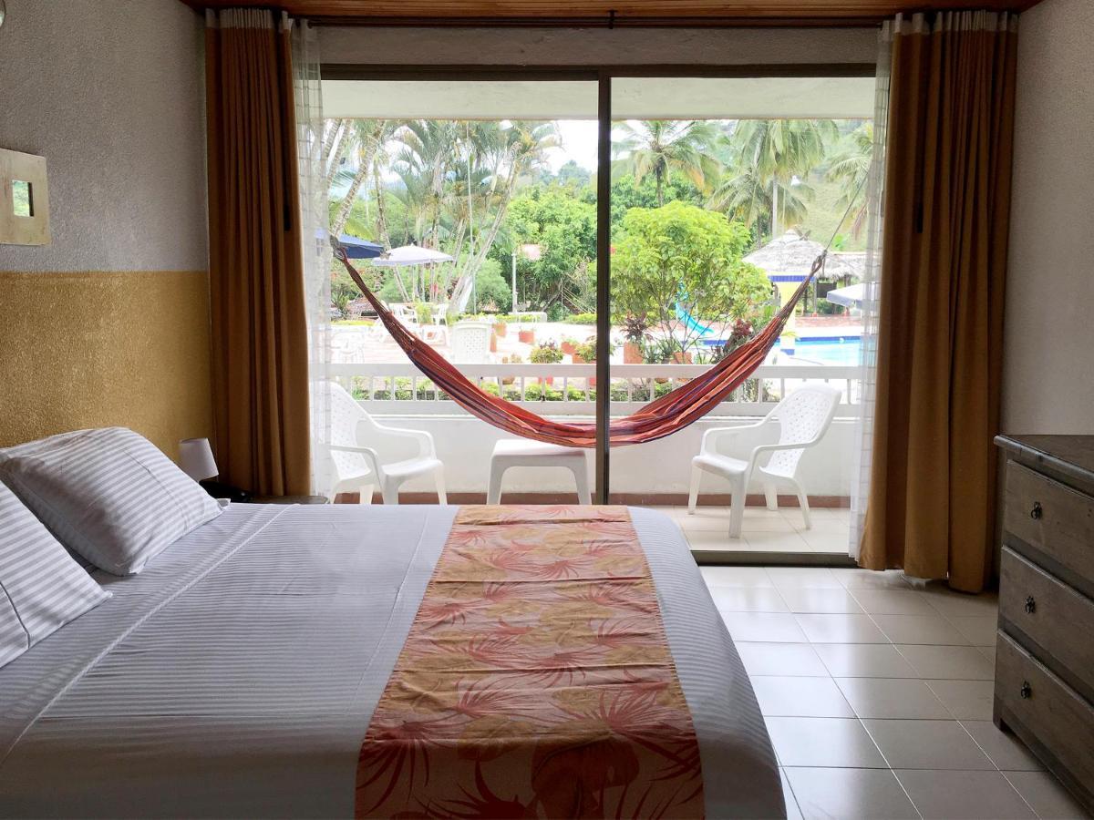 Hotel Hacienda El Diamante Villeta Luaran gambar