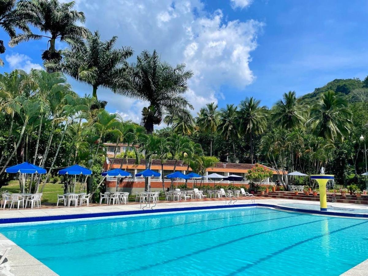 Hotel Hacienda El Diamante Villeta Luaran gambar