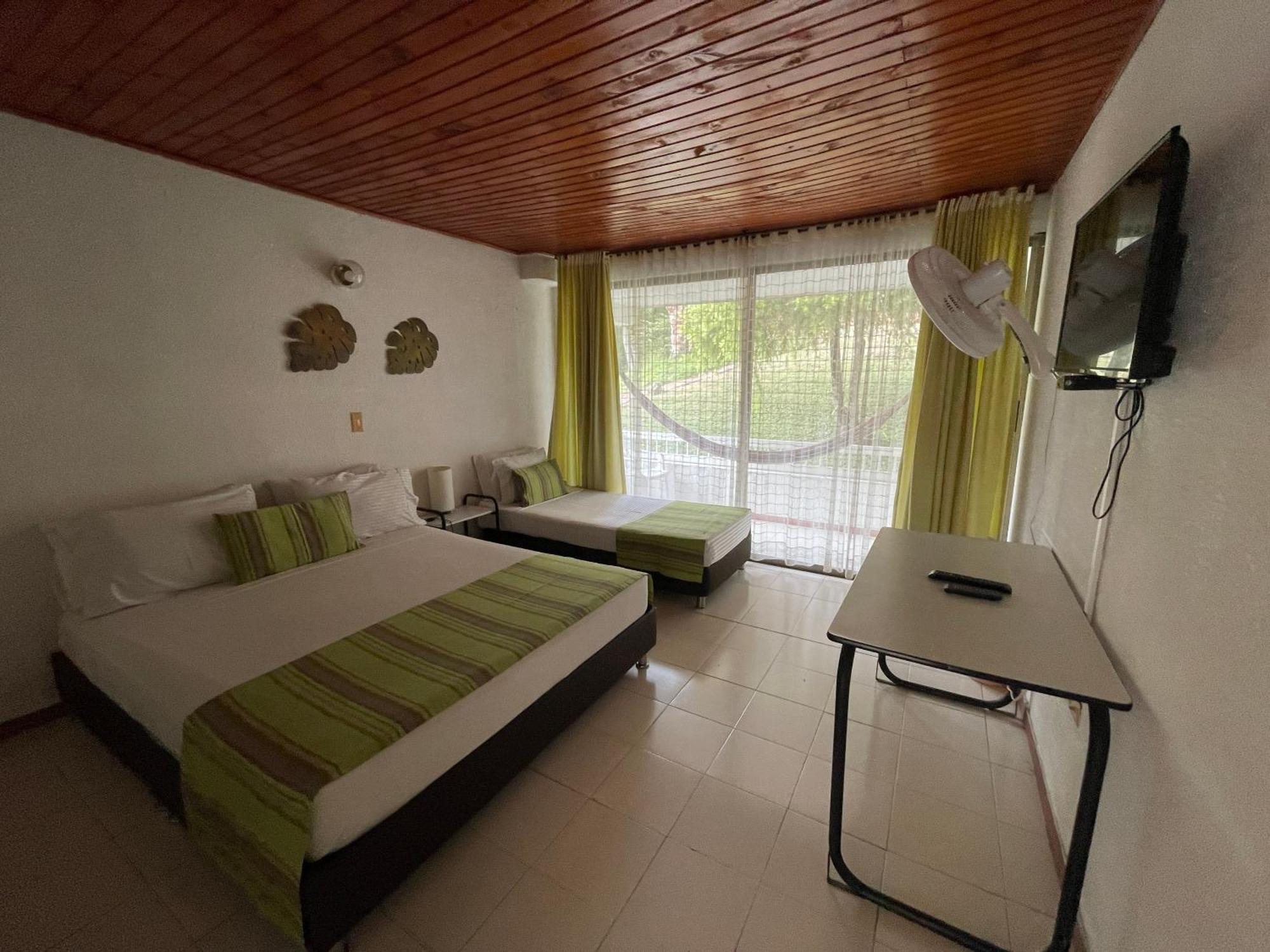 Hotel Hacienda El Diamante Villeta Luaran gambar