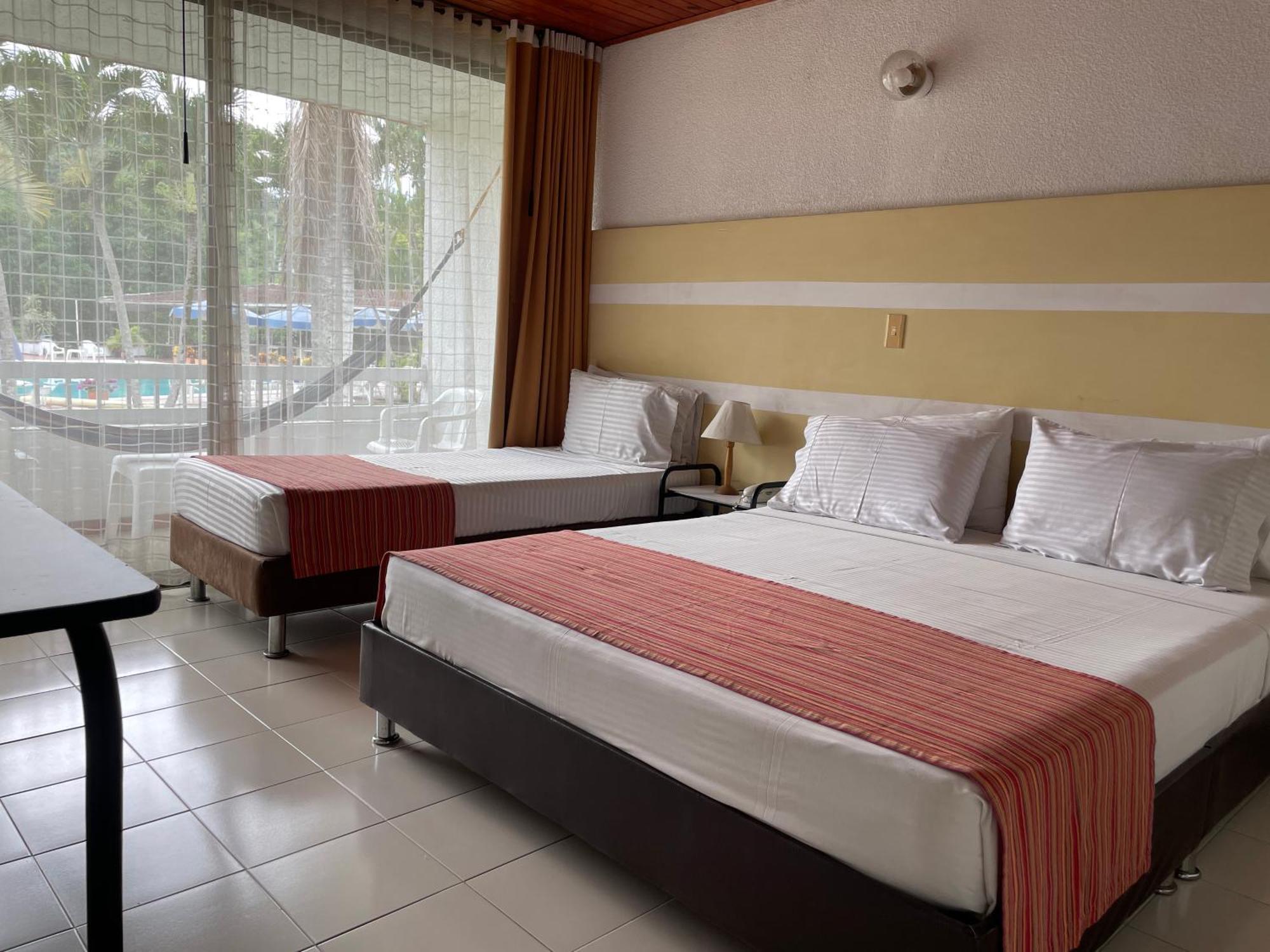 Hotel Hacienda El Diamante Villeta Luaran gambar