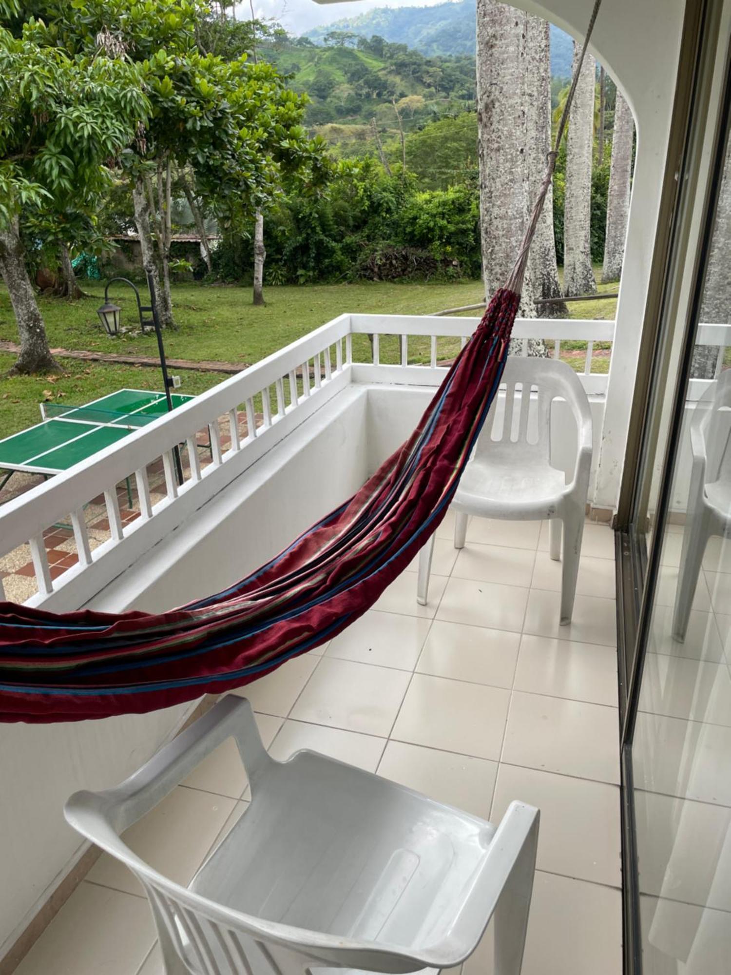 Hotel Hacienda El Diamante Villeta Luaran gambar
