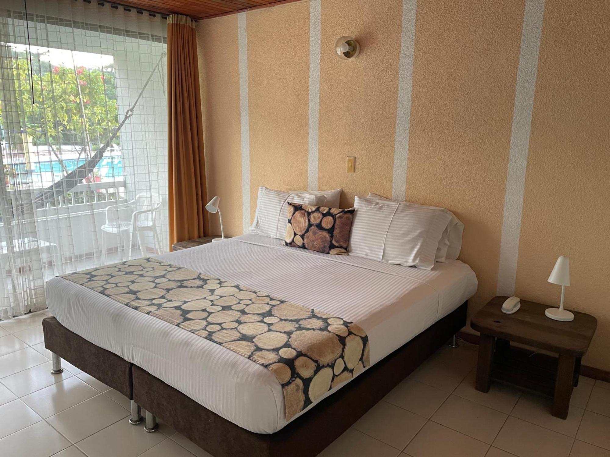 Hotel Hacienda El Diamante Villeta Luaran gambar