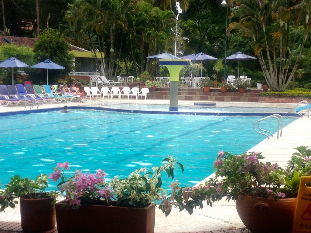 Hotel Hacienda El Diamante Villeta Luaran gambar