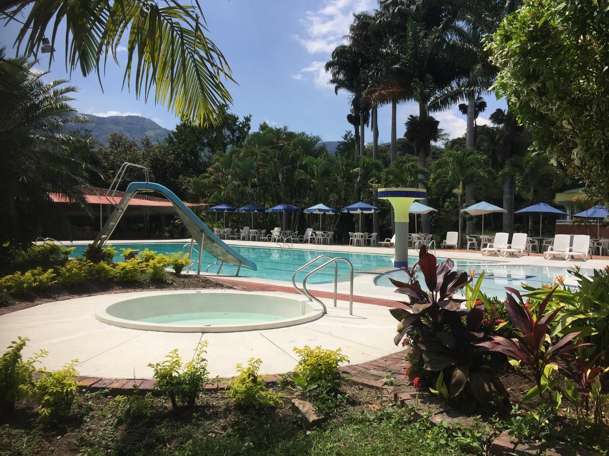 Hotel Hacienda El Diamante Villeta Luaran gambar