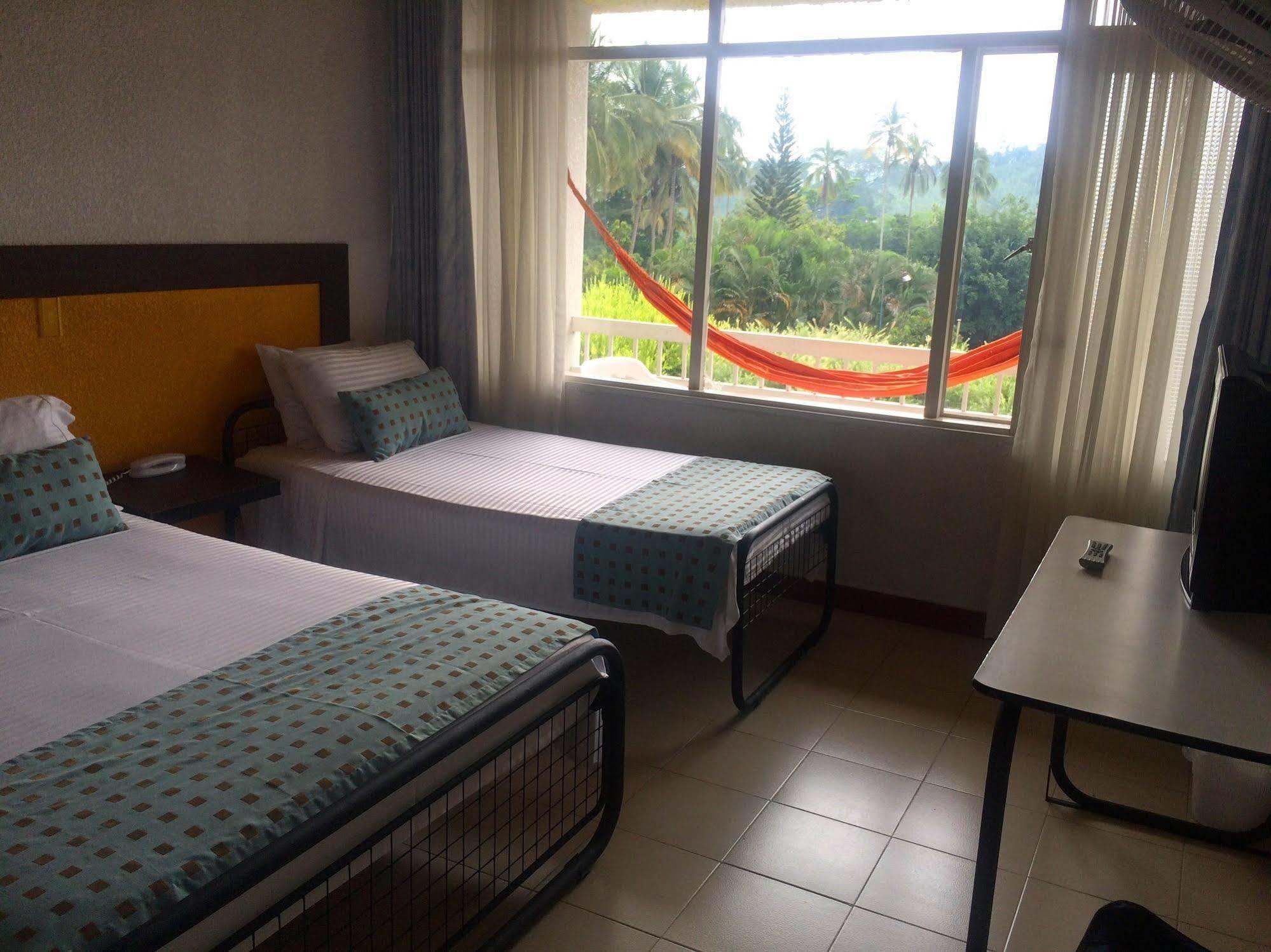 Hotel Hacienda El Diamante Villeta Luaran gambar
