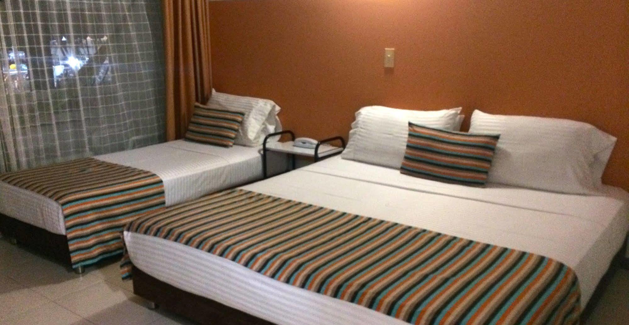 Hotel Hacienda El Diamante Villeta Luaran gambar