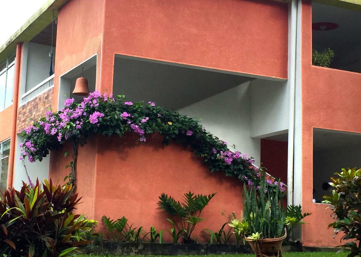 Hotel Hacienda El Diamante Villeta Luaran gambar