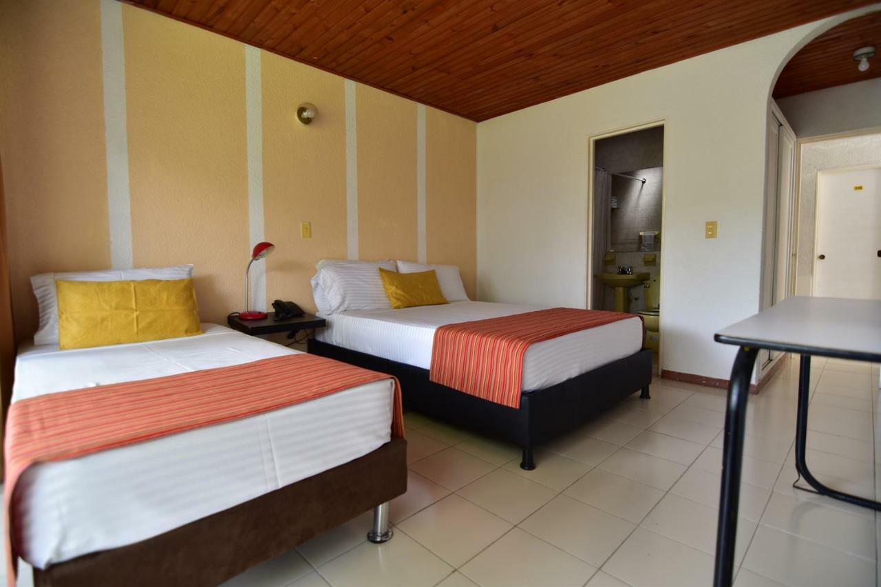 Hotel Hacienda El Diamante Villeta Luaran gambar