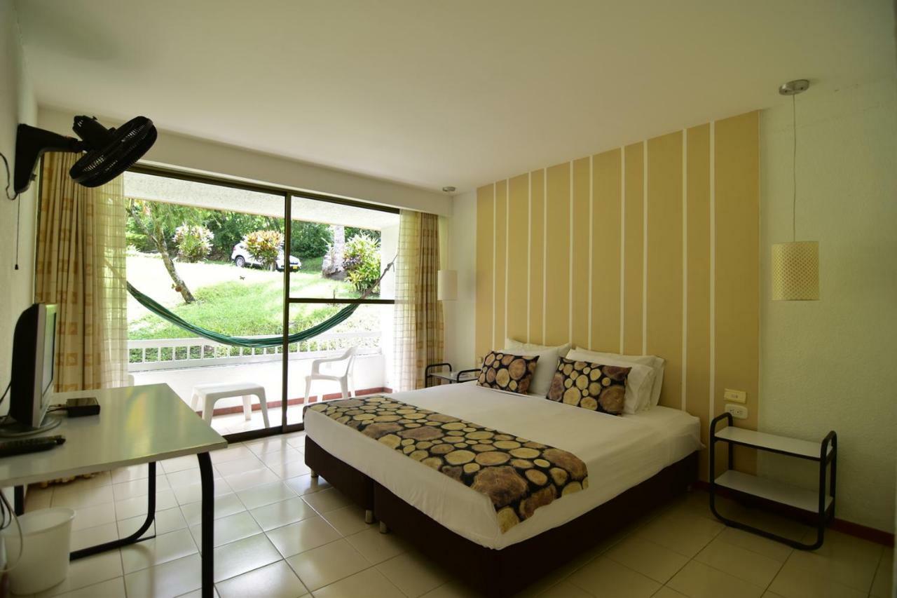 Hotel Hacienda El Diamante Villeta Luaran gambar