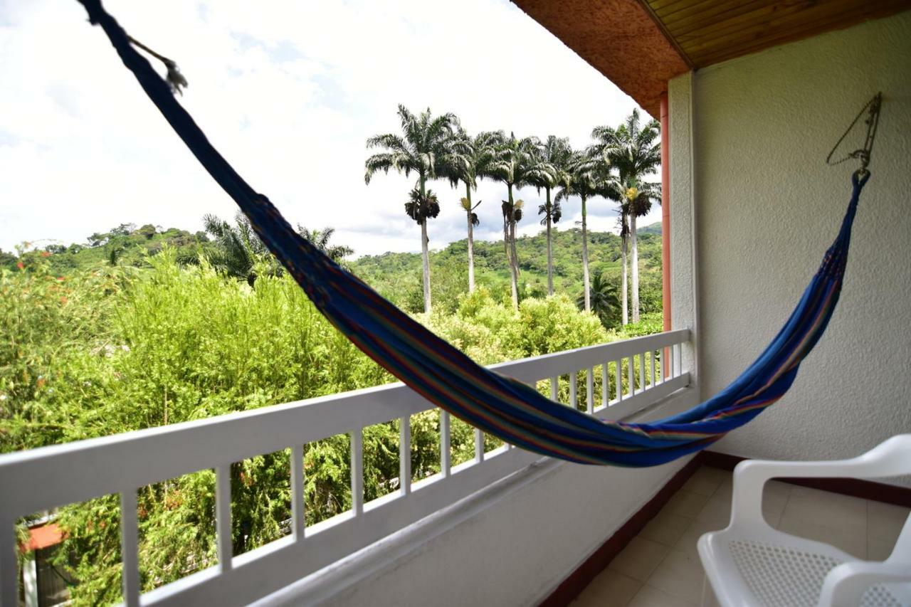 Hotel Hacienda El Diamante Villeta Luaran gambar